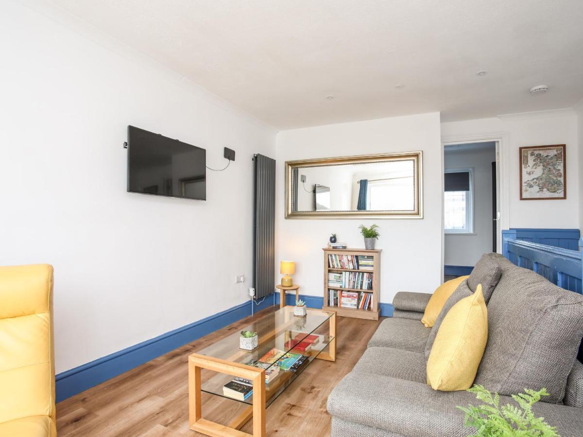 Ty Coets Coach House *